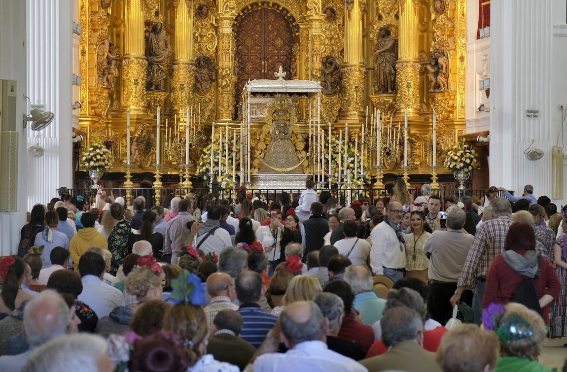 El Rocío 2018: Domingo de devoción y lluvia en la aldea