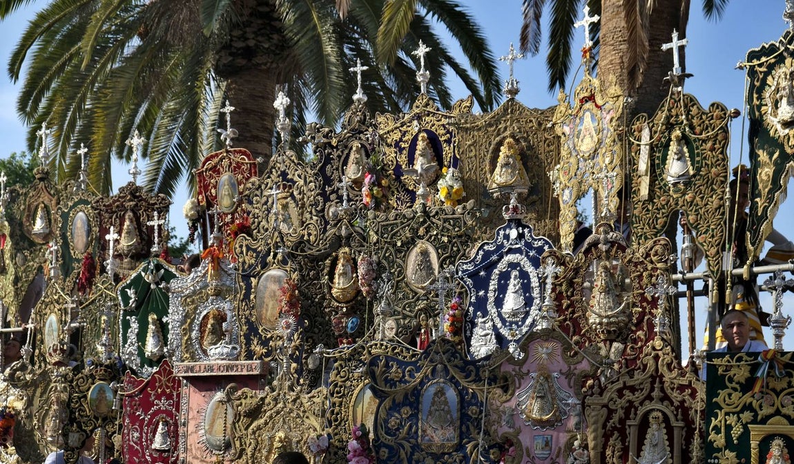 El Rocío 2018: Domingo de devoción y lluvia en la aldea