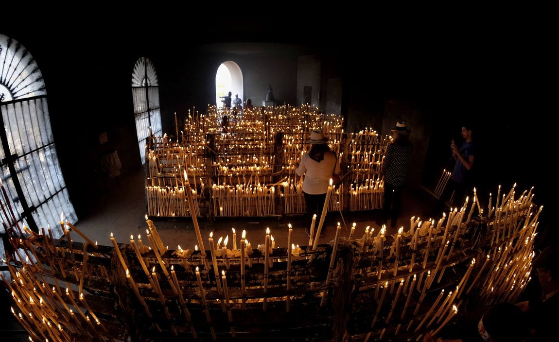El Rocío 2018: Domingo de devoción y lluvia en la aldea