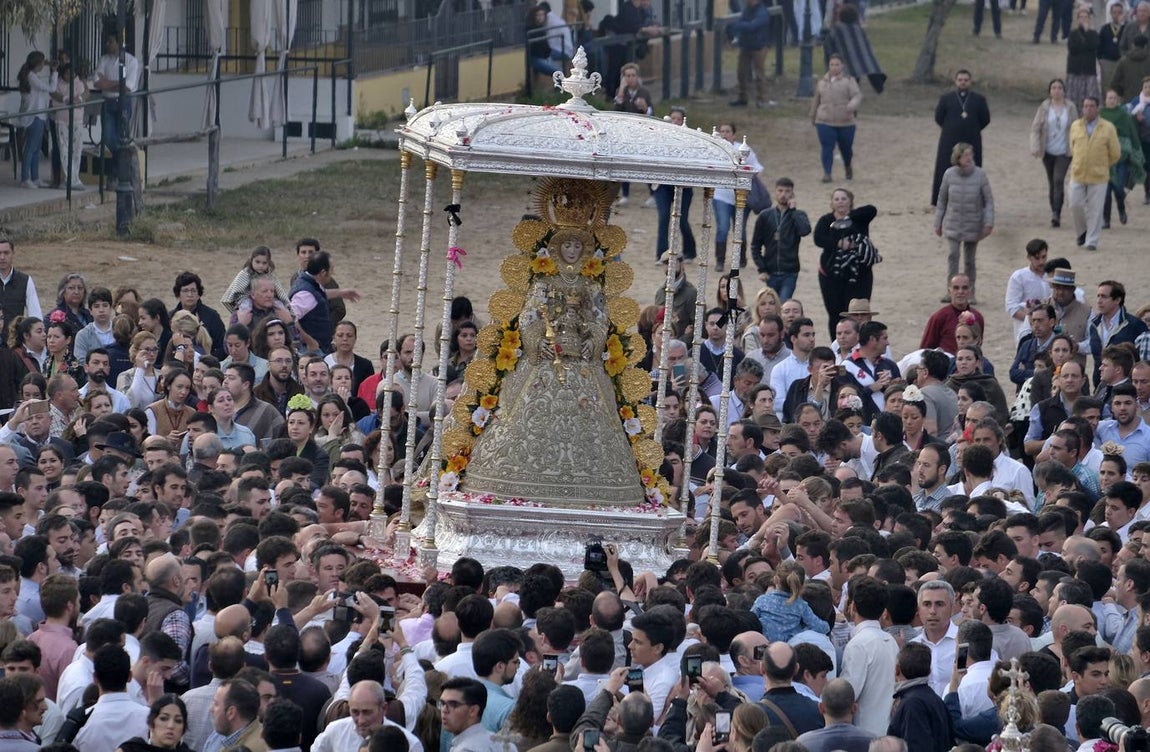 El Rocío 2018: La procesión de la Virgen, en imágenes