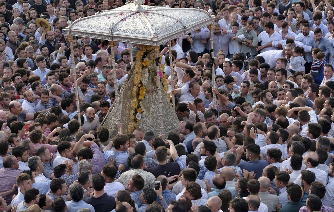 El Rocío 2018: La procesión de la Virgen, en imágenes
