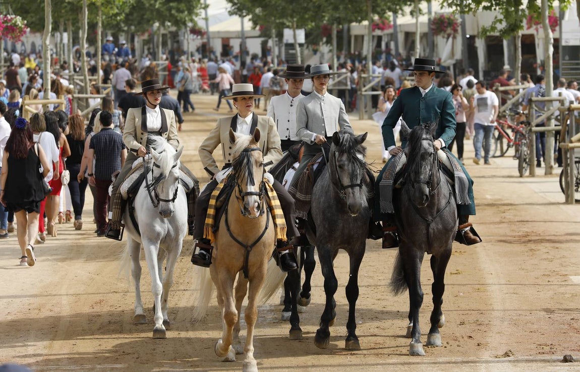 El jueves de la Feria de Córdoba, en imágenes
