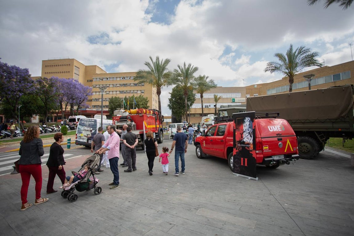 Jornada de convivencia entre las Fuerzas Armadas y niños ingresados en el Hospital Virgen del Rocío de Sevilla