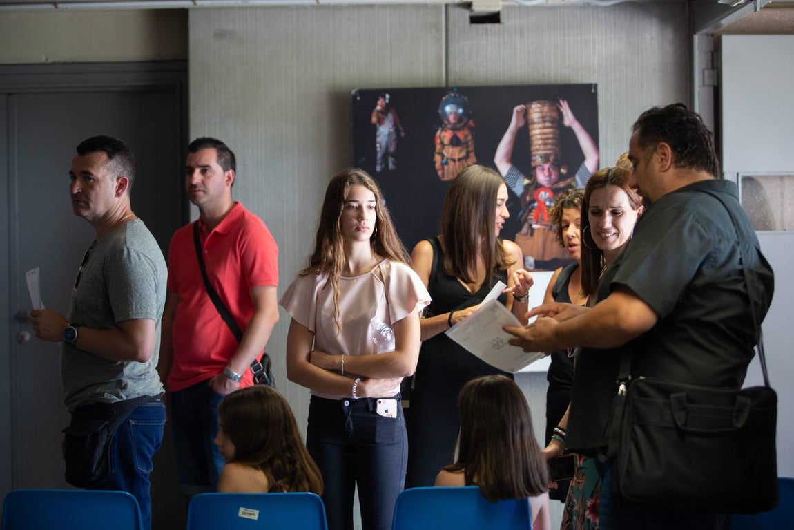 Fotogalería: ¿Has ido al casting de La Peste en Sevilla? Búscate