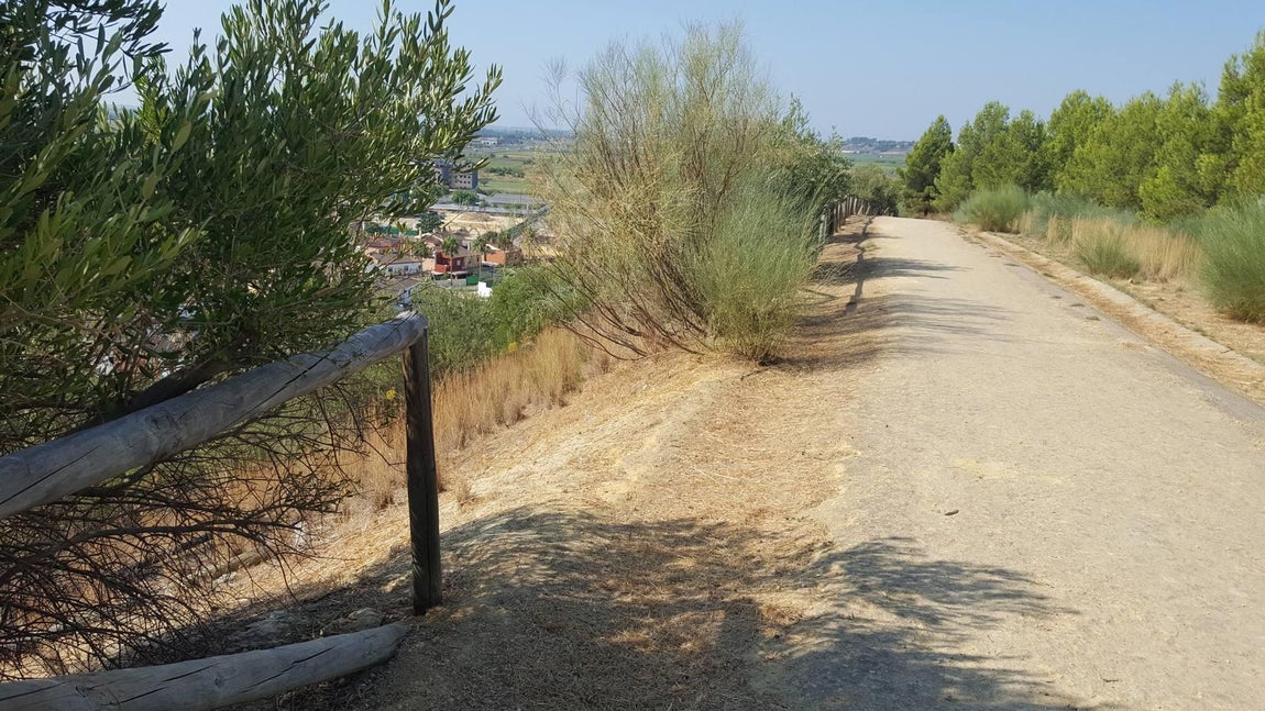 El parque de la cornisa de Gelves, abandonado por el Ayuntamiento
