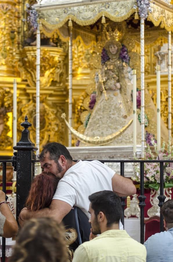 Así se vive en el Rocío el ambiente previo a la salida de &#039;La Pastora&#039;