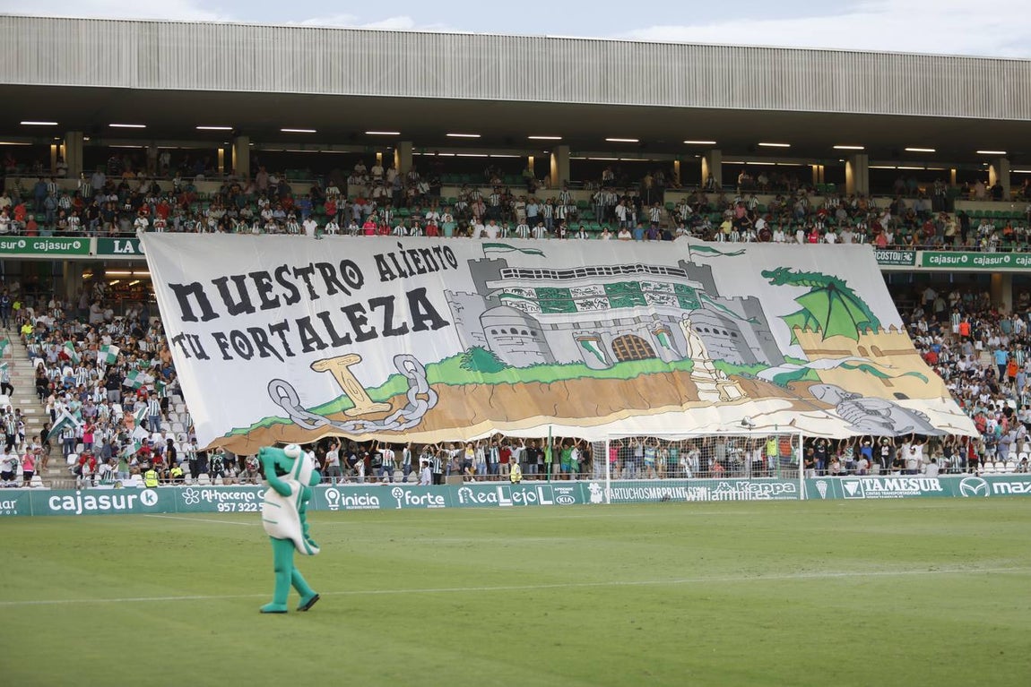 La grada de Córdoba-Alcorcón, en imágenes
