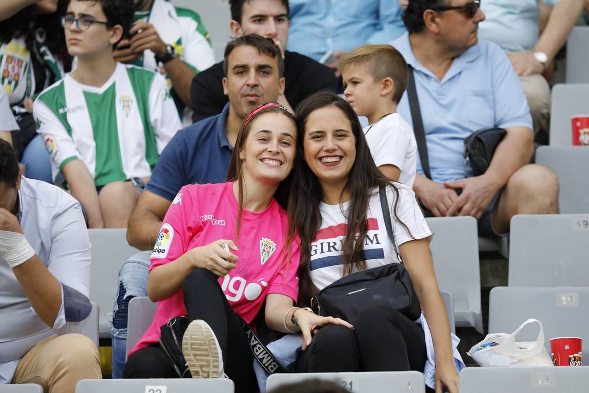 La grada de Córdoba-Alcorcón, en imágenes