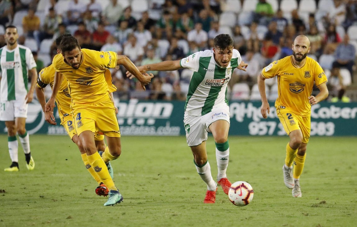 Las mejores jugadas del Córdoba-Alcorcón, en imágenes