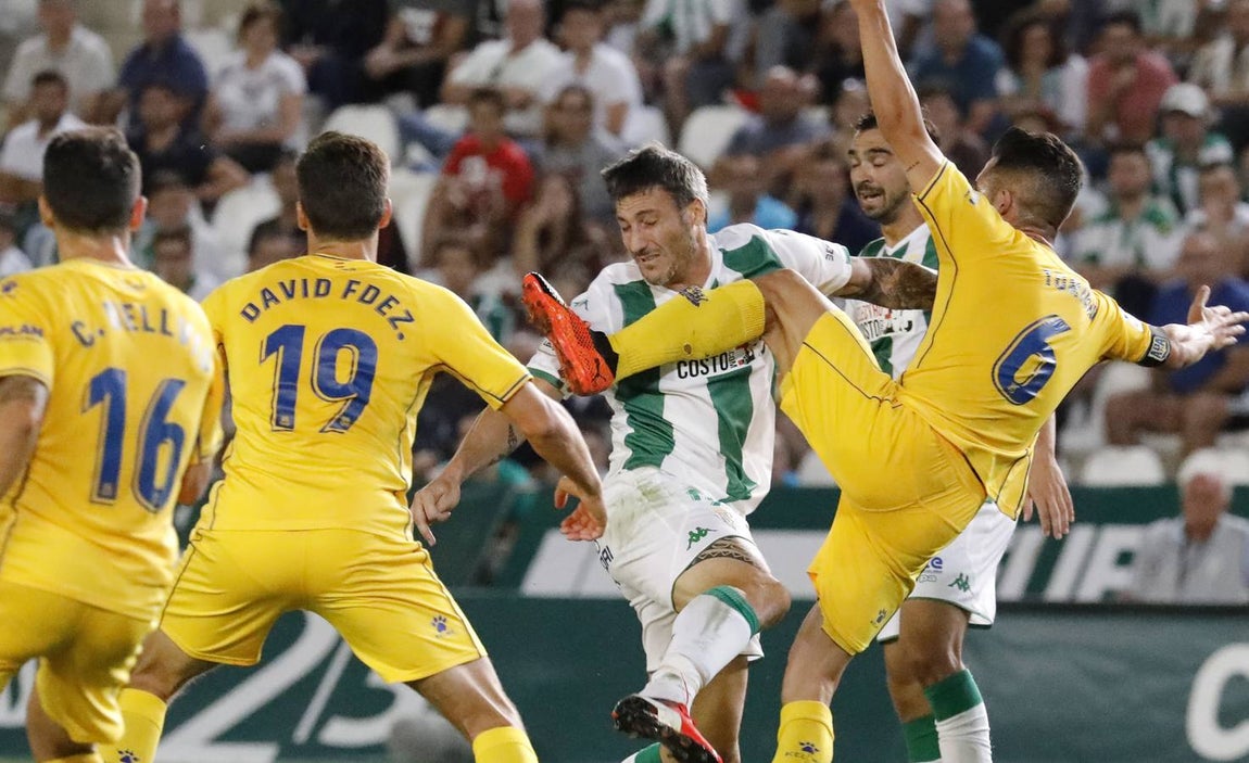 Las mejores jugadas del Córdoba-Alcorcón, en imágenes