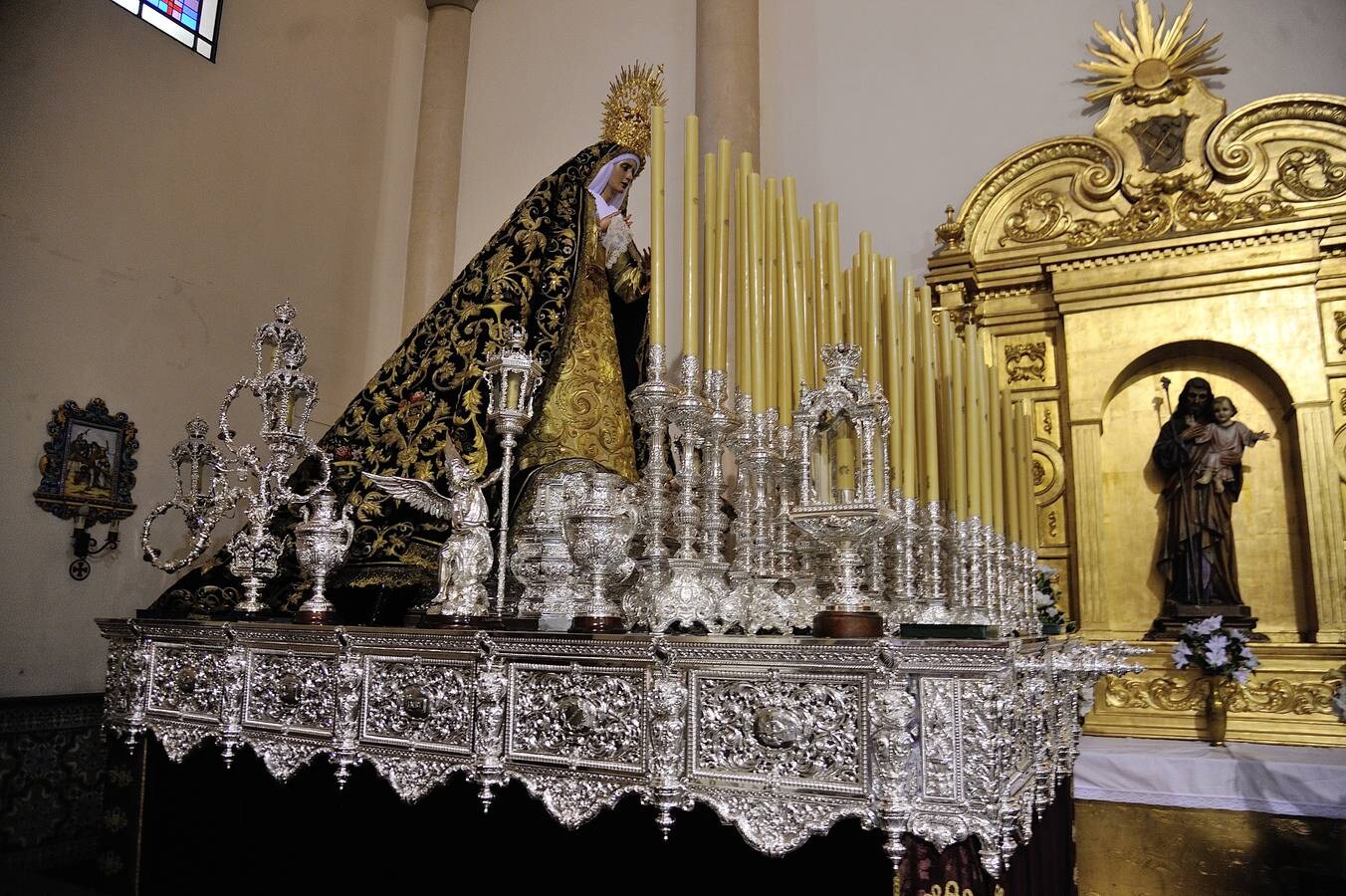 Galería de la Virgen de los Dolores del Cerro en su paso