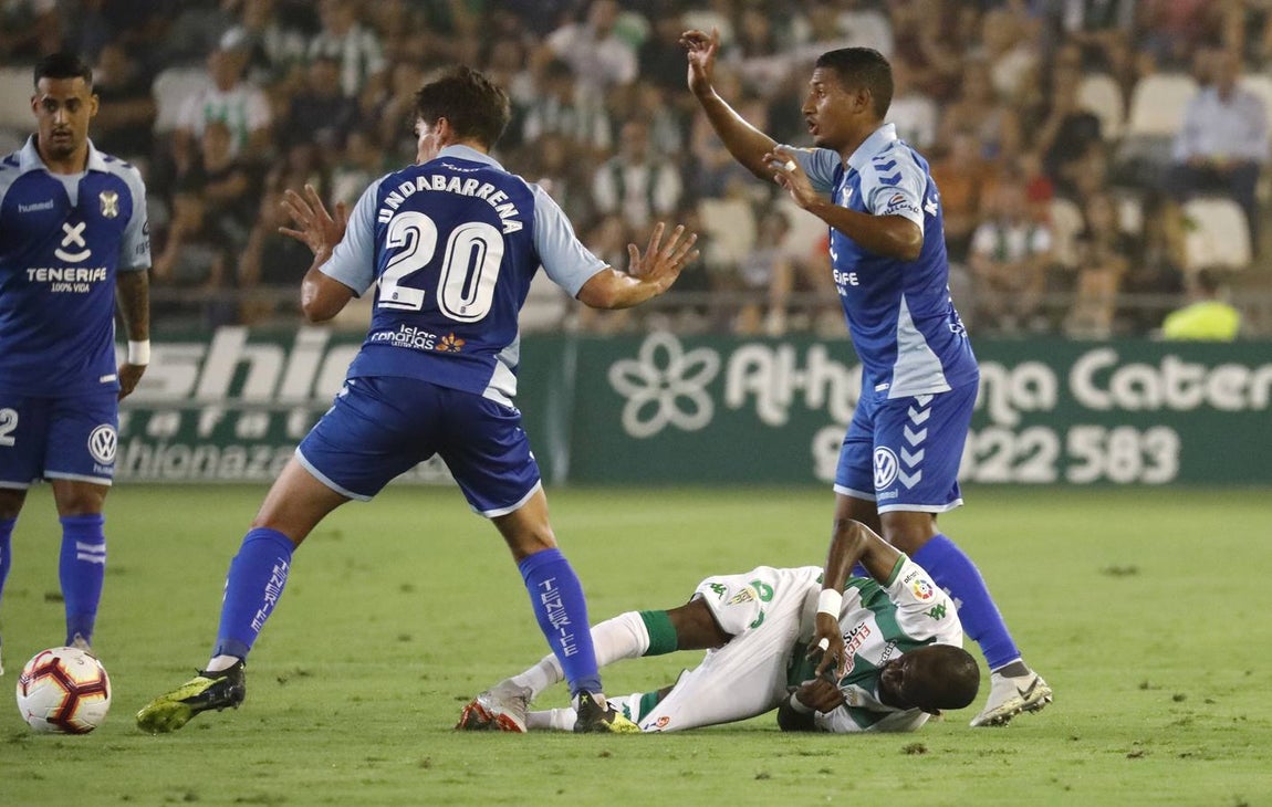 Las mejores jugadas del Córdoba-Tenerife, en imágenes