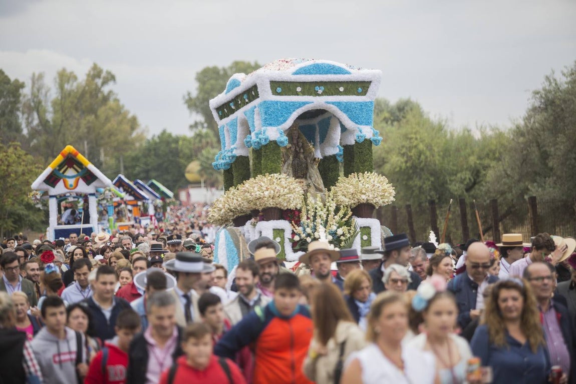 Multitudinaria celebración en Dos Hermanas de la Virgen de Valme