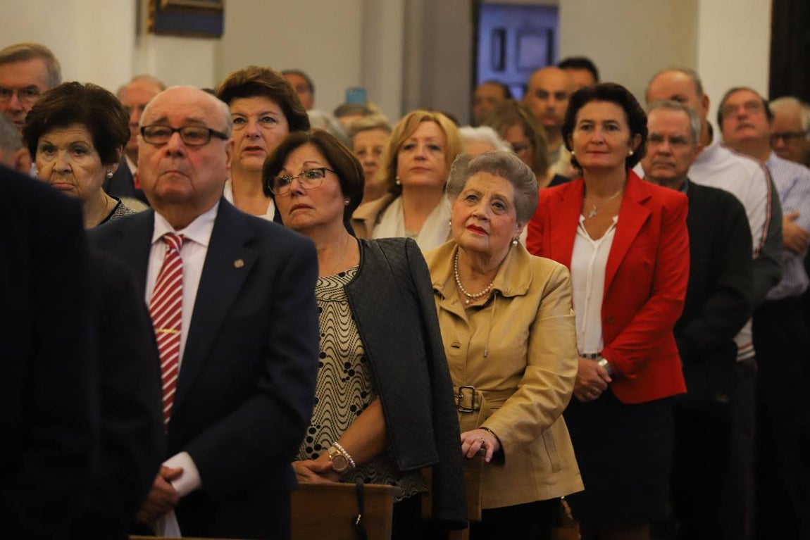 La misa del obispo de Córdoba ante San Rafael, en imágenes