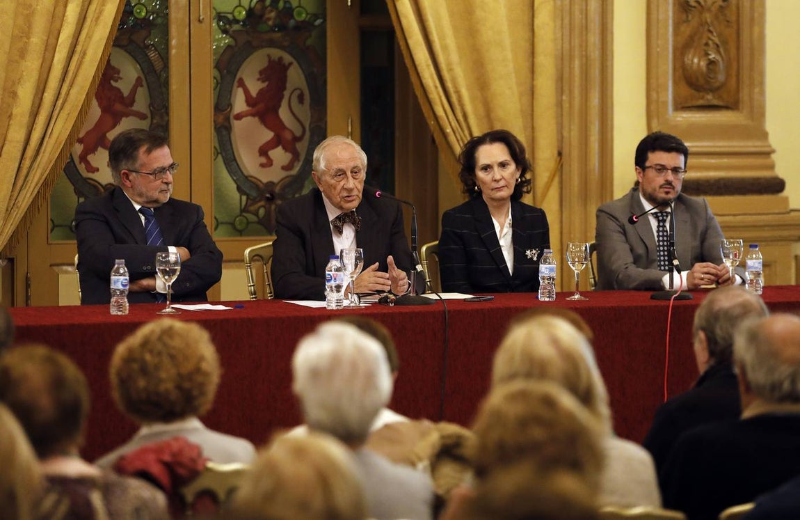 En imágenes, Inocencio Arias abre el ciclo de ABC «El templo de Córdoba»