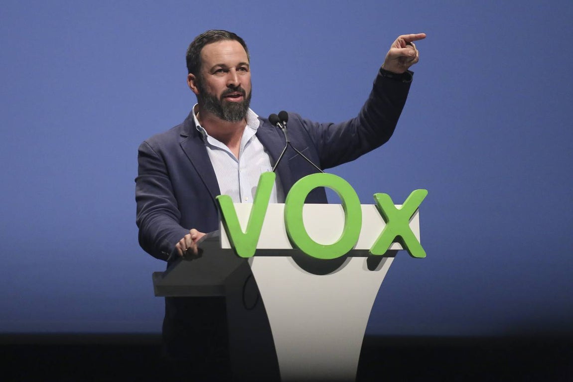 VOX reúne a casi 3.000 sevillanos en su mitin de Fibes