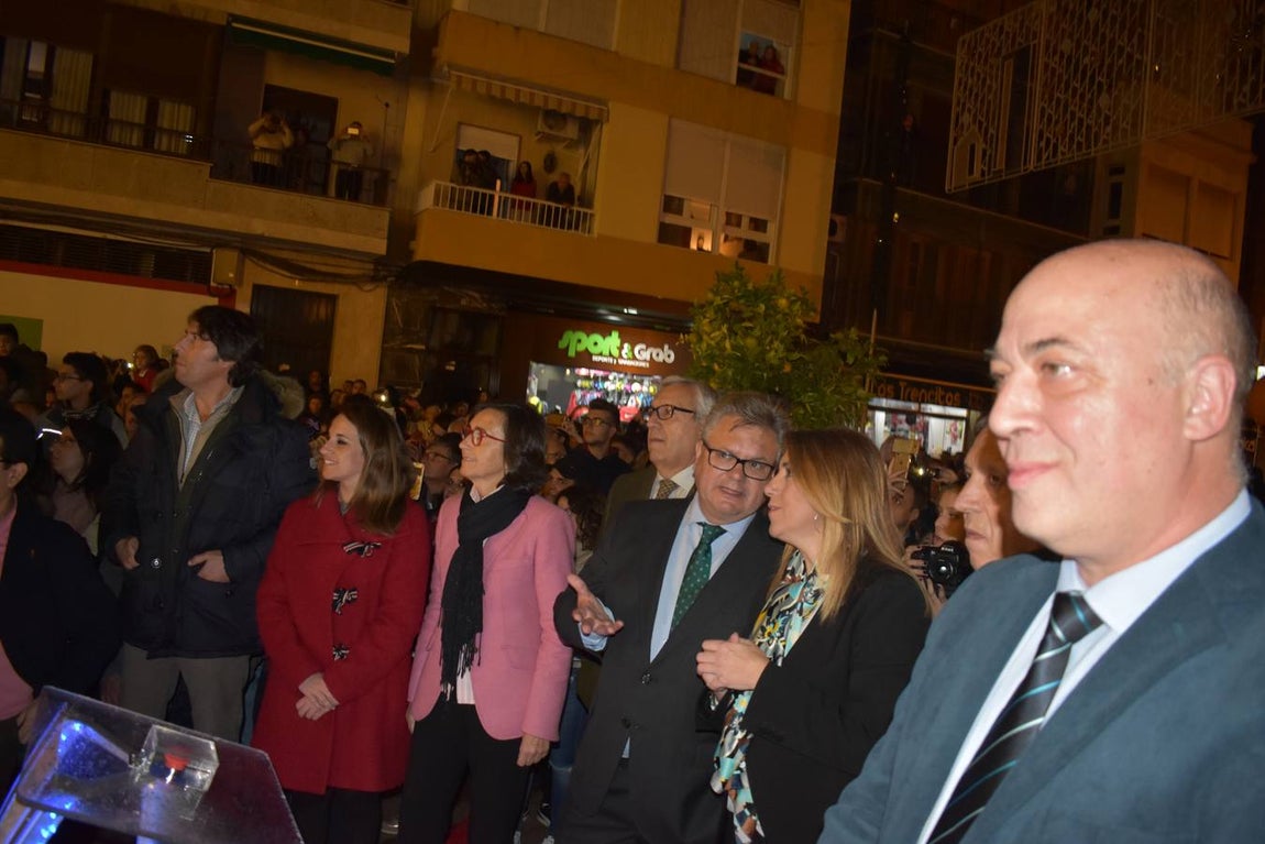 La iluminación navideña de Puente Genil, en imágenes