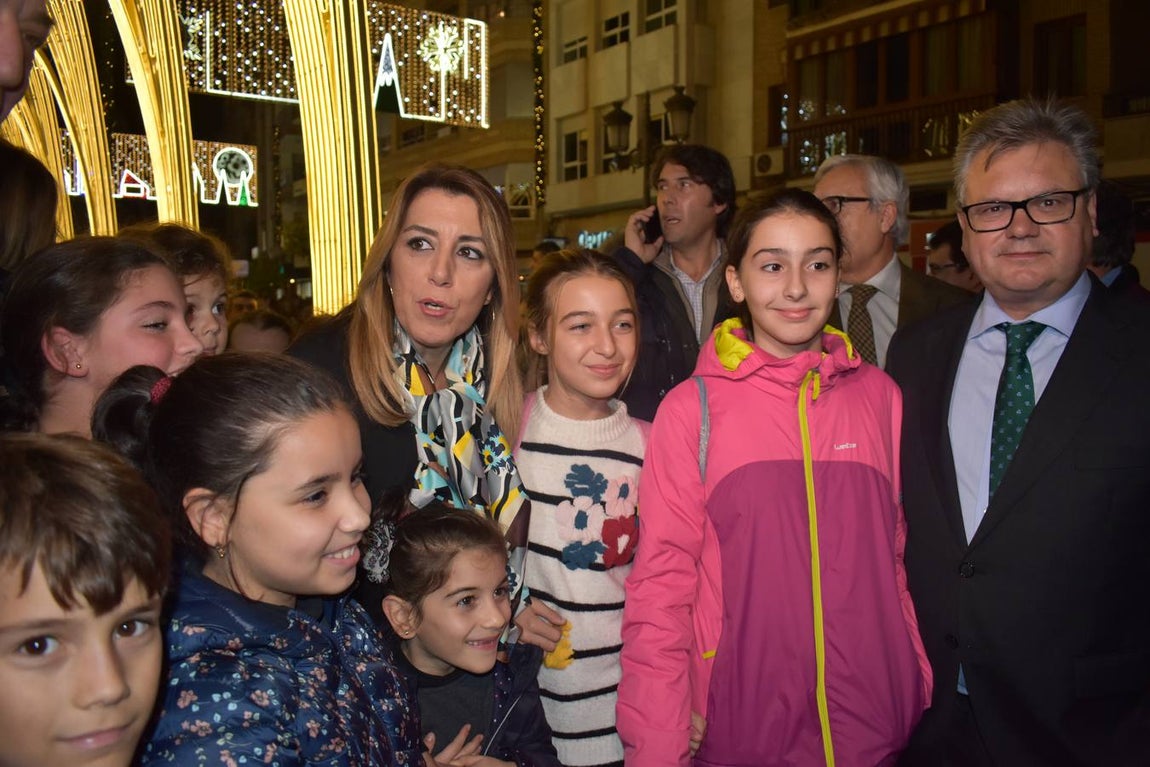 La iluminación navideña de Puente Genil, en imágenes