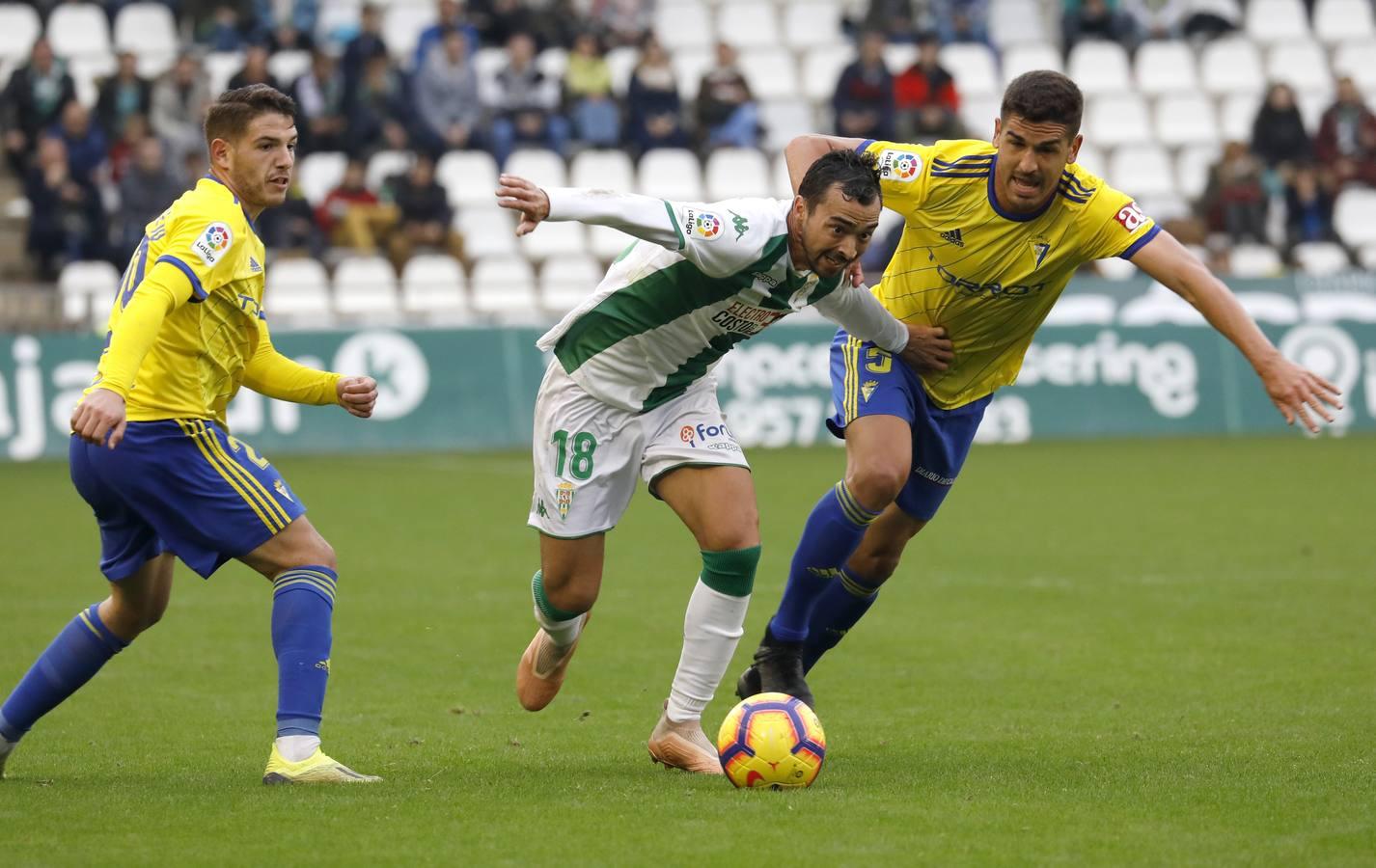La derrota del Córdoba CF ante el Cádiz (1-3), en imágenes