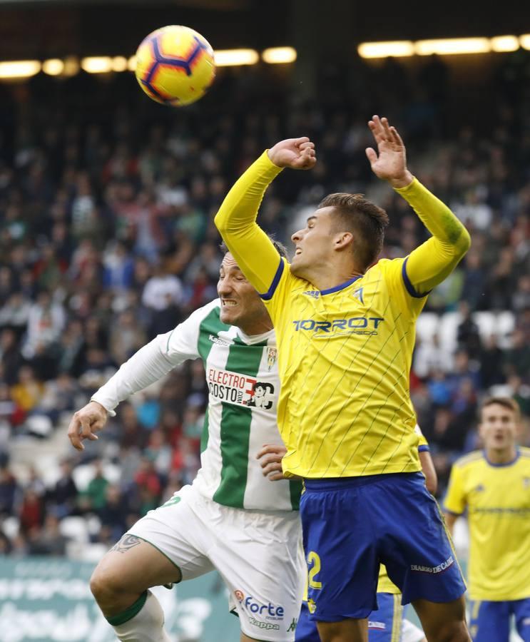 La derrota del Córdoba CF ante el Cádiz (1-3), en imágenes