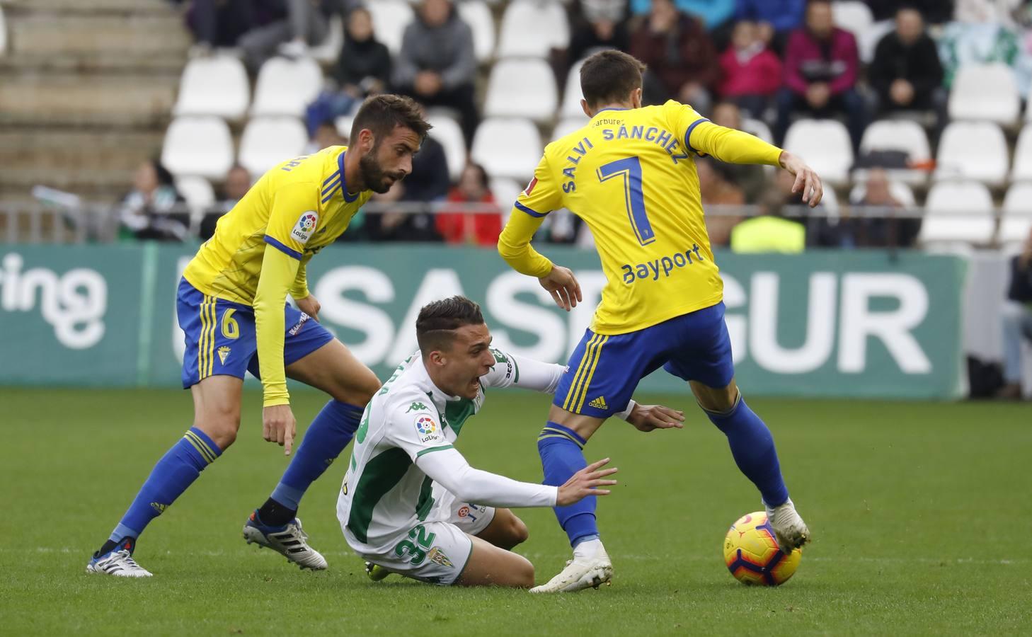La derrota del Córdoba CF ante el Cádiz (1-3), en imágenes