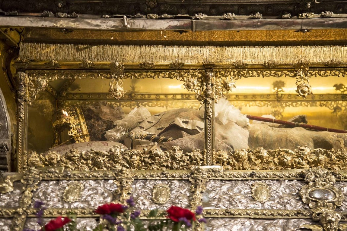 La procesión por el día de San Clemente en la Catedral