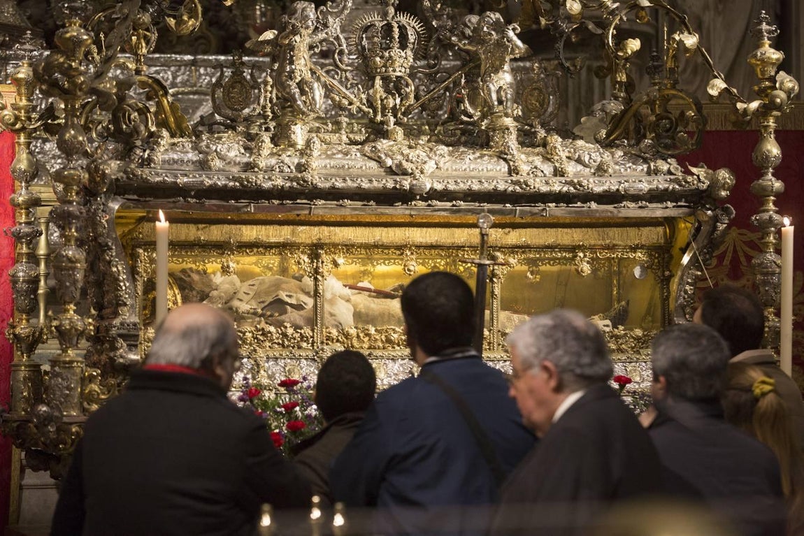 La procesión por el día de San Clemente en la Catedral