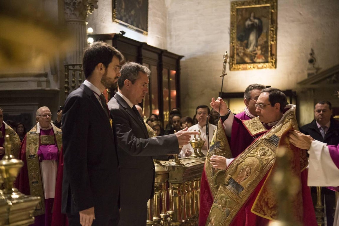 La procesión por el día de San Clemente en la Catedral