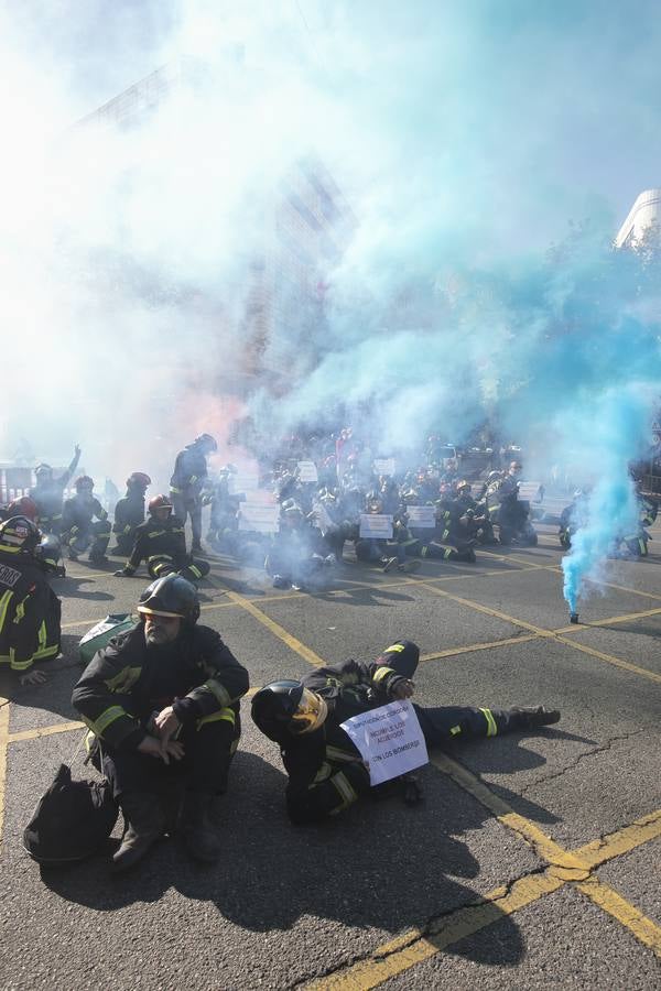 La protesta de los bomberos del Consorcio de Córdoba, en imágenes