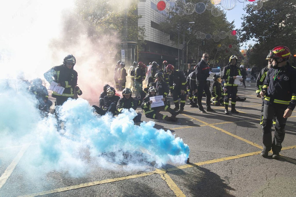 La protesta de los bomberos del Consorcio de Córdoba, en imágenes