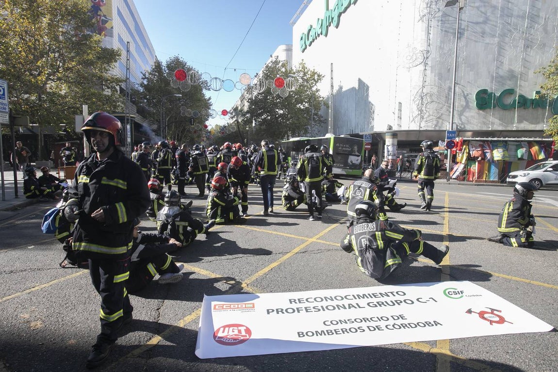 La protesta de los bomberos del Consorcio de Córdoba, en imágenes