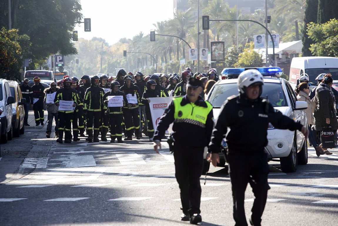 La protesta de los bomberos del Consorcio de Córdoba, en imágenes