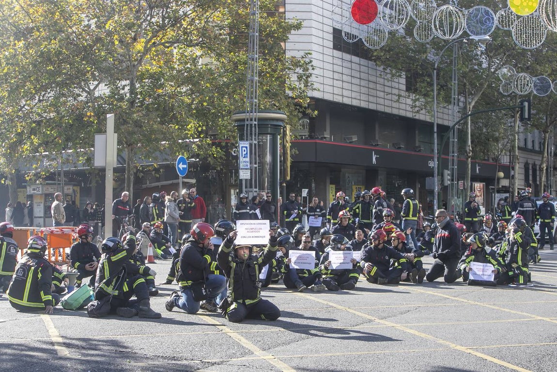 La protesta de los bomberos del Consorcio de Córdoba, en imágenes