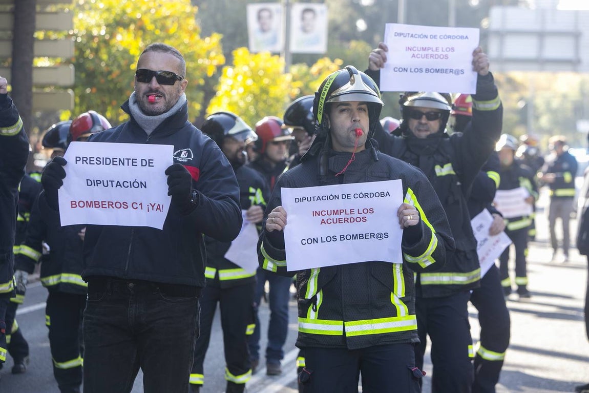 La protesta de los bomberos del Consorcio de Córdoba, en imágenes