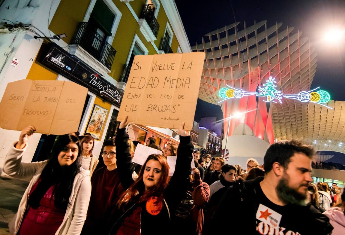 Las imágenes de la manifestación contra VOX en Sevilla