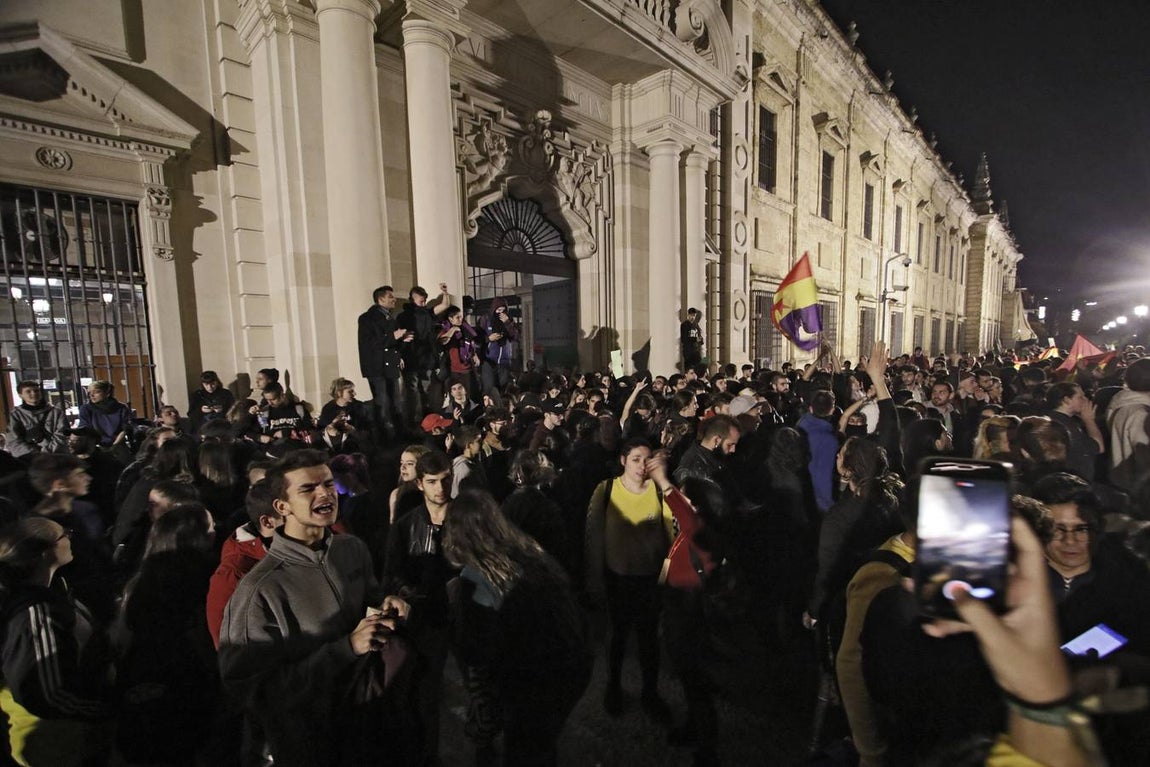 Las imágenes de la manifestación contra VOX en Sevilla