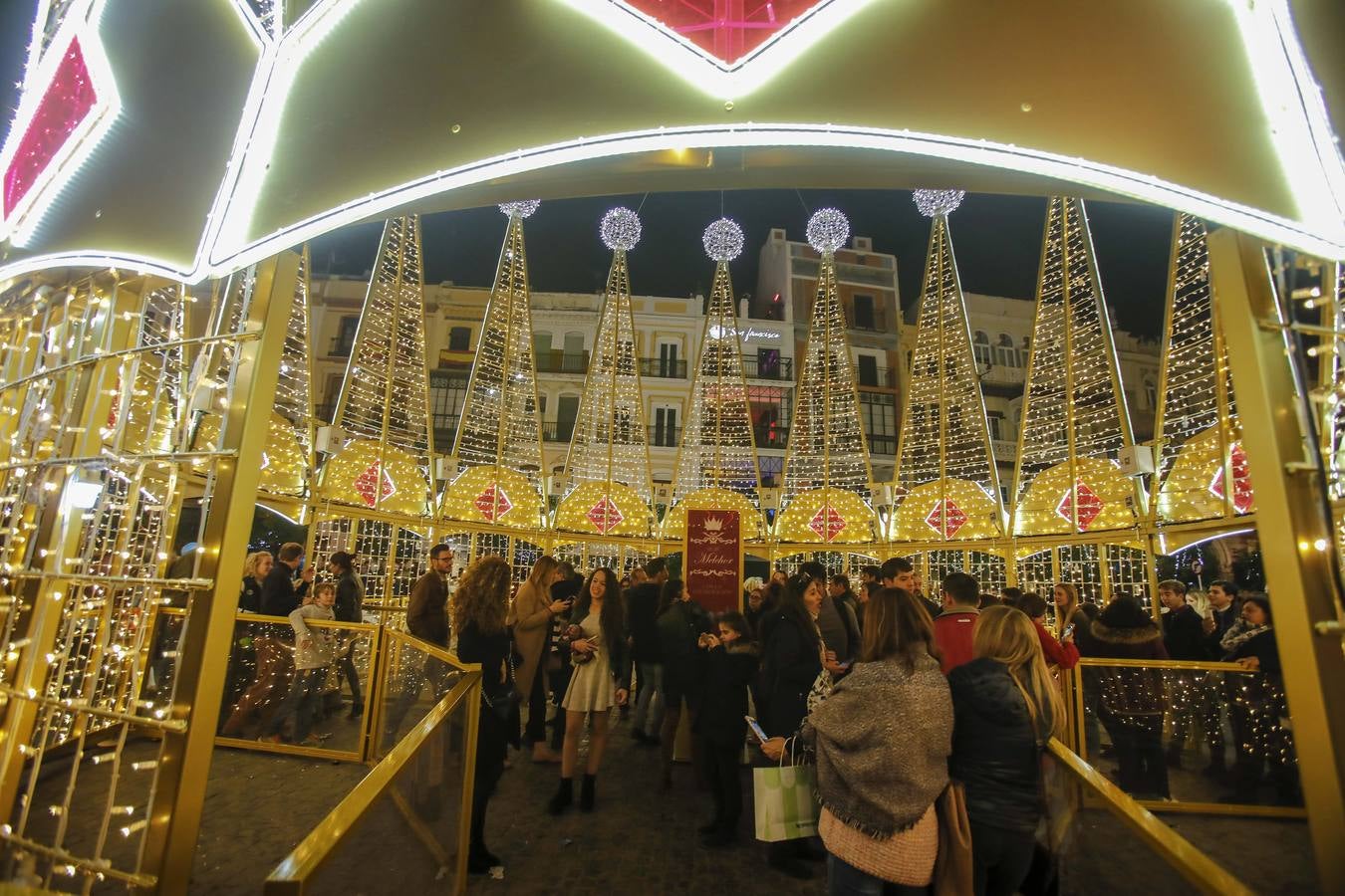 El nuevo espectáculo navideño de la Plaza de San Francisco, en fotos