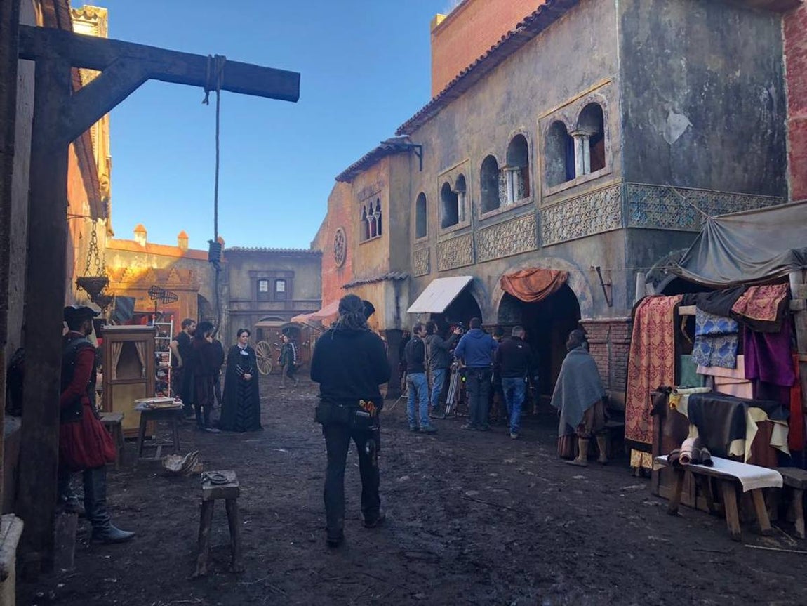 Decorado de una de las calles nobles de la Sevilla del siglo XVI. 