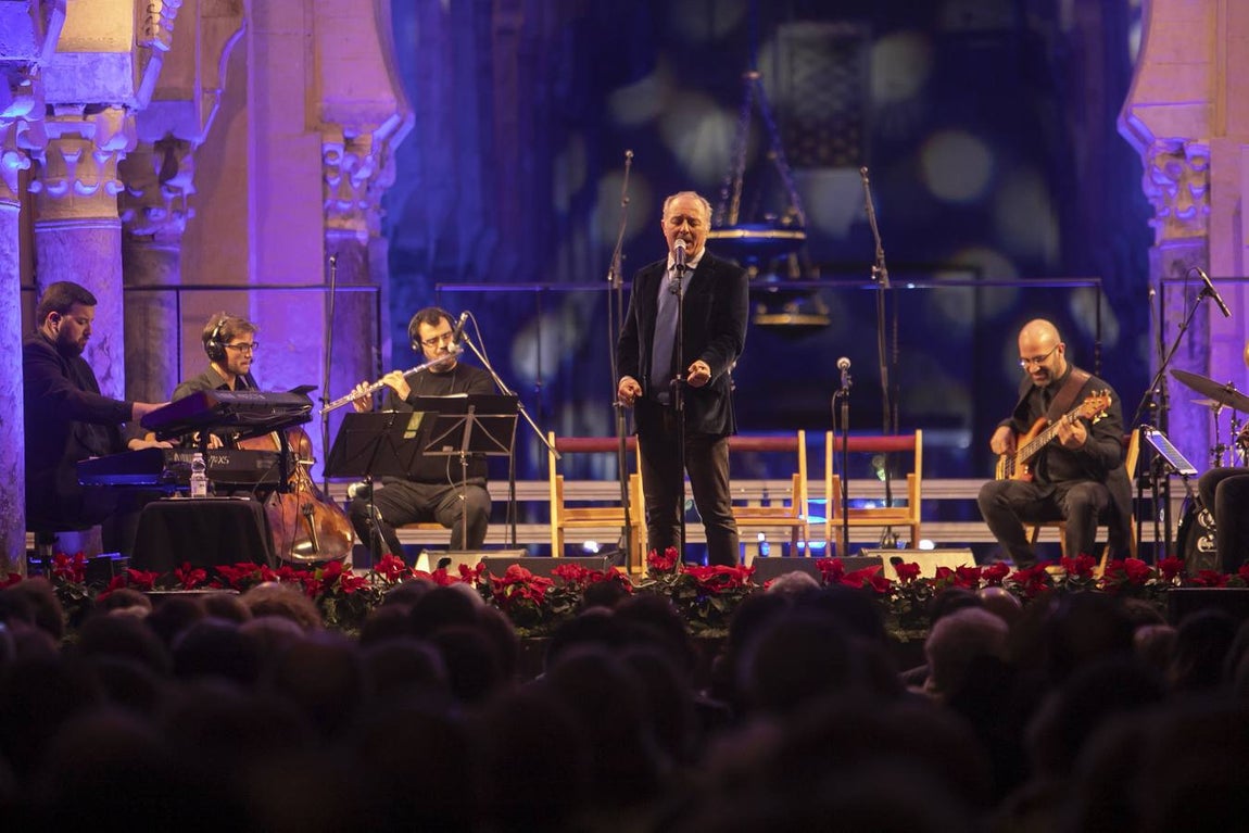 El concierto navideño de José Manuel Soto en la Mezquita-Catedral de Córdoba, en imágenes