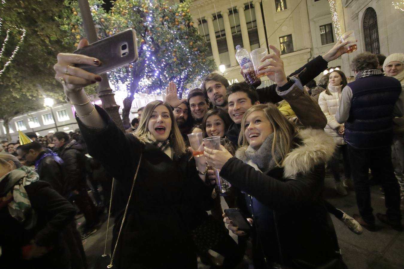 Las imágenes de la celebración de la Nochevieja en Sevilla