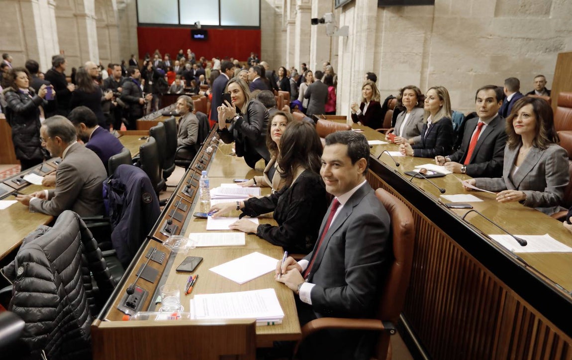 En imágenes, la investidura de Juanma Moreno Bonilla