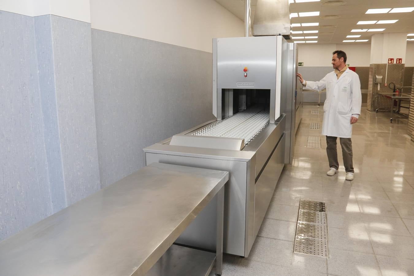El nuevo tren de lavado de la cocina del Reina Sofía, en imágenes
