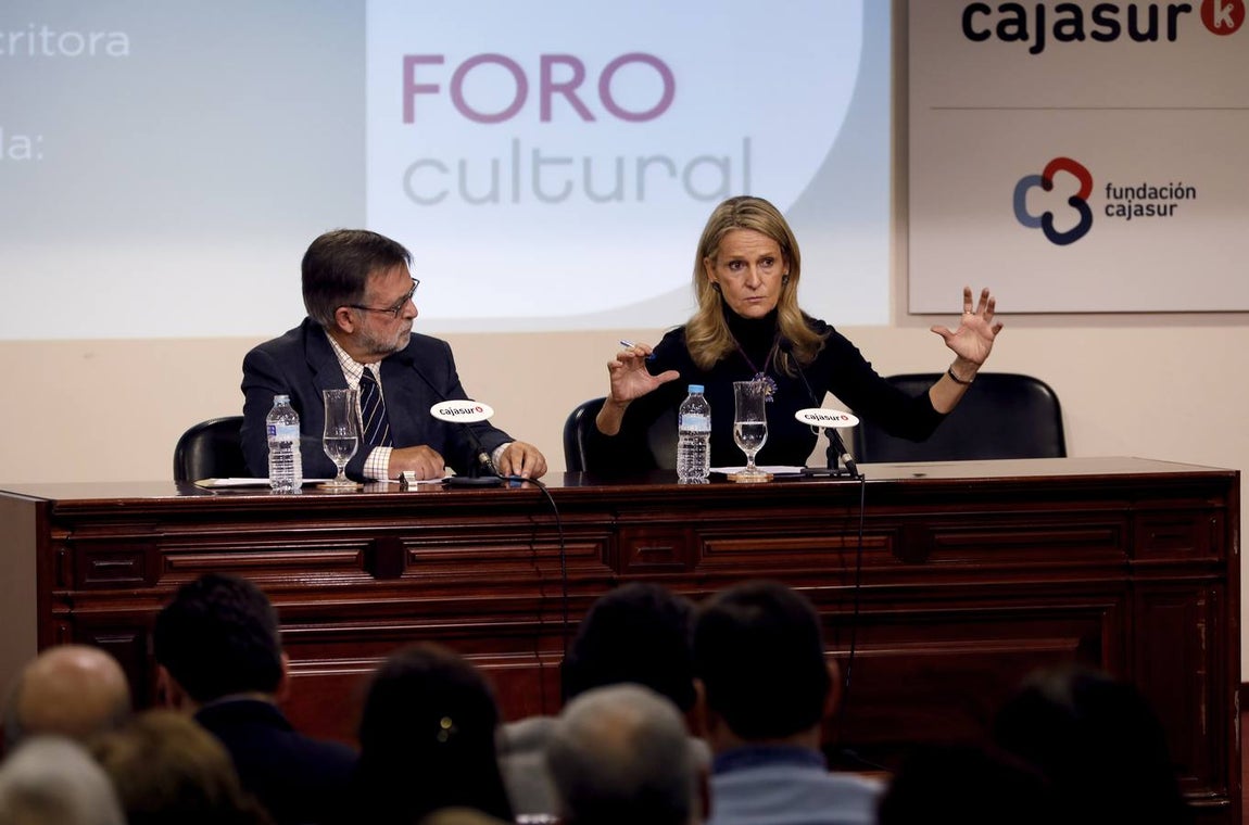 El Foro Cultural de ABC Córdoba con Isabel San Sebastián, en imágenes