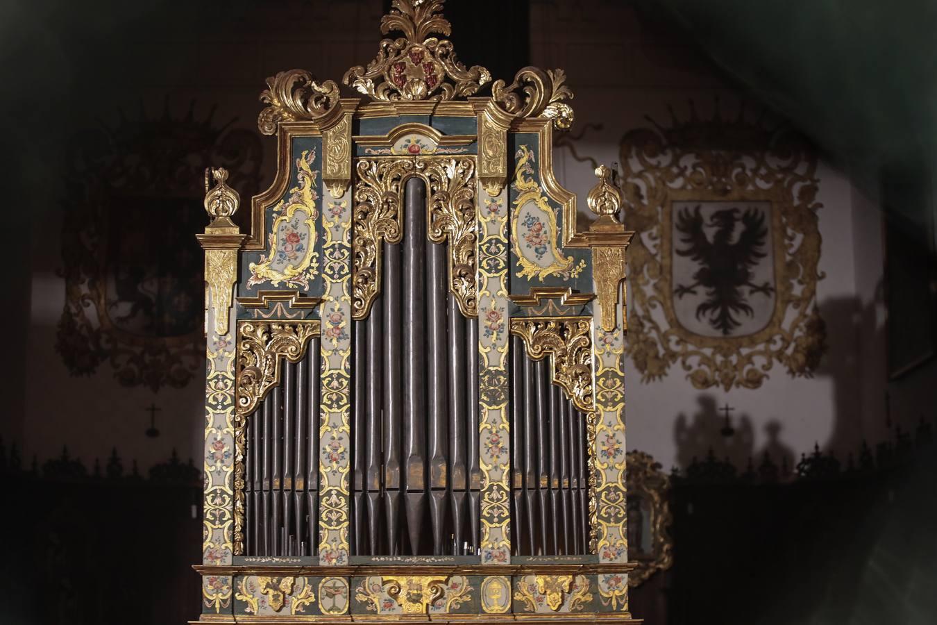 Órgano de la Iglesia del Convento de Santa Inés, donde Becquer situó la trama del Maese Pérez «El organista», una de sus célebres leyendas