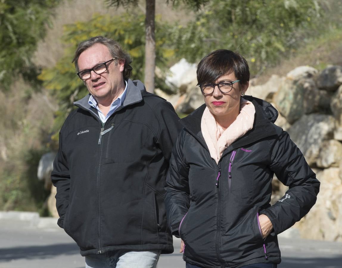 Ángel García Vidal, ingeniero de Camino, y María Gámez, delegada del Gobierno, encargados de atender a los medios