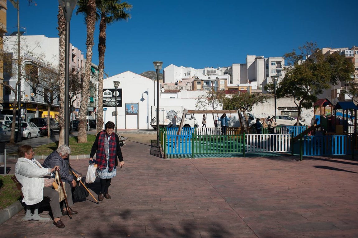 En imágenes, el apoyo incondicional a la familia de Julen en su barrio malagueño de El Palo