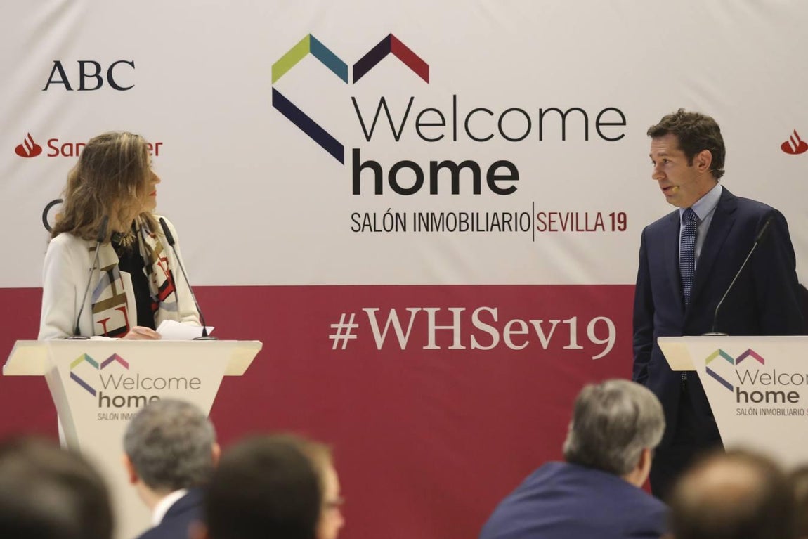 María Jesús Pereira y Juan Velayos en la ponencia inaugural