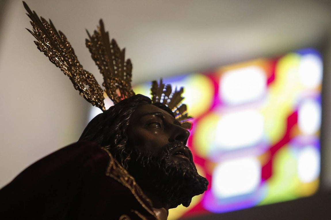 El Vía Crucis de las cofradías de Córdoba con el Señor del Perdón, en imágenes