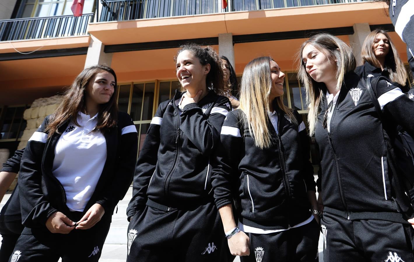La recepción al Córdoba CF femenino, en imágenes
