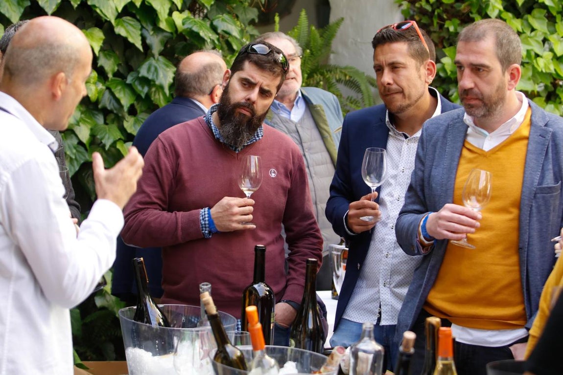 La cata de los mejores vinos de España en Bodegas Campos, en imágenes